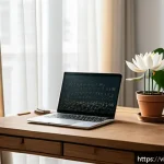 Home 21 최고의 성과를 위한 집중력 훈련 - A cozy and well-organized home workspace set in a quiet corner of a Vietnamese apartment, featuring ...